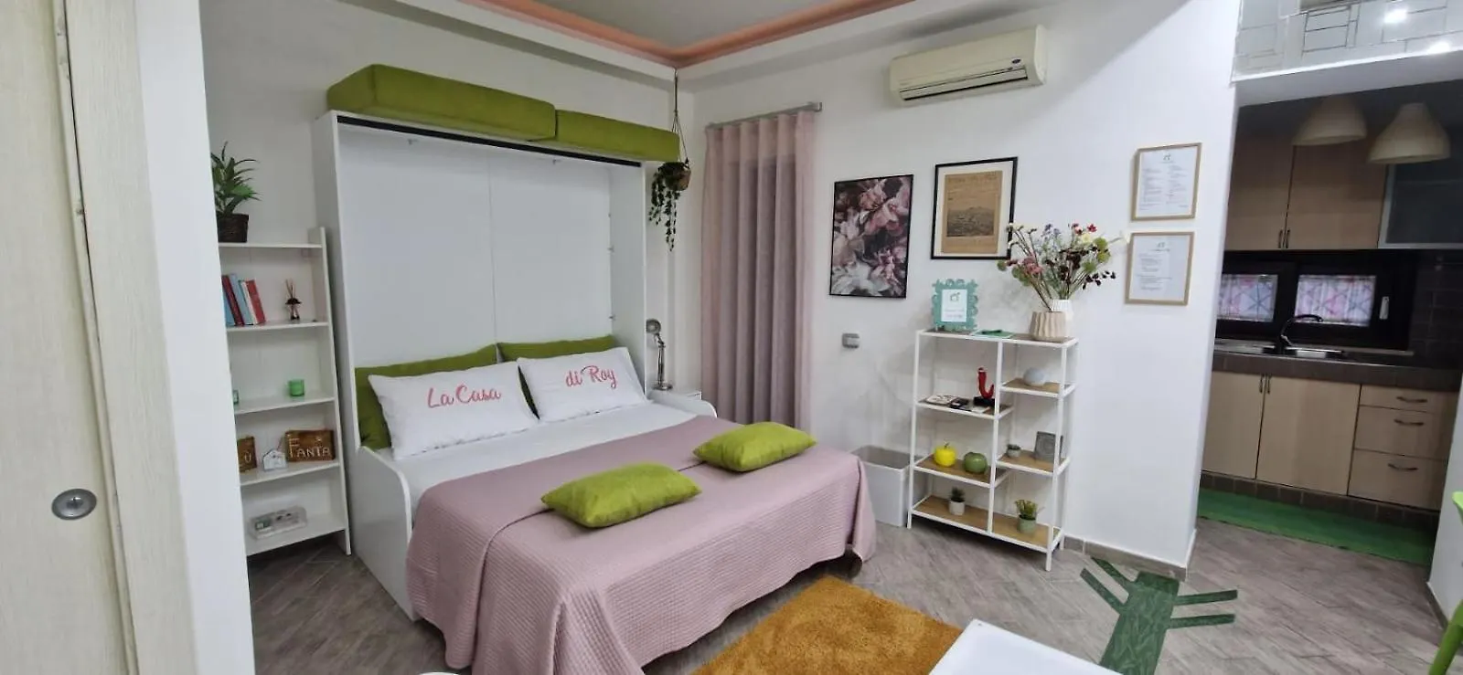 La Casa Di Roy Apartment Naples Italy